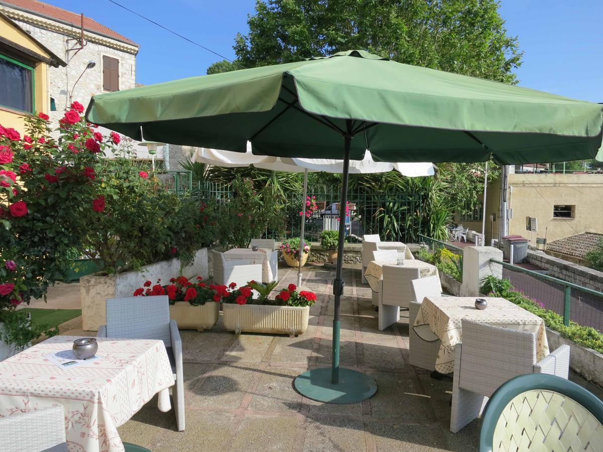 Hostellerie Aspremont Екстериор снимка