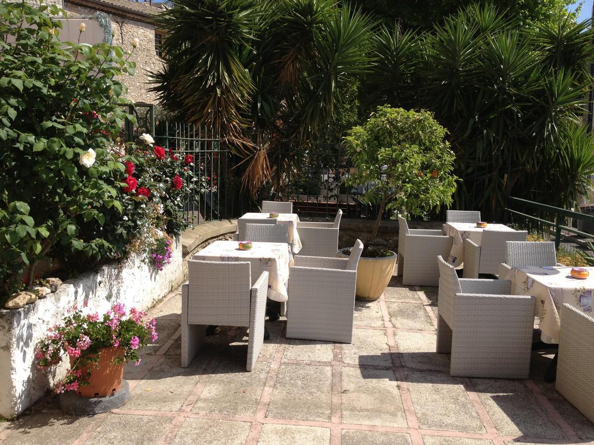 Hostellerie Aspremont Екстериор снимка